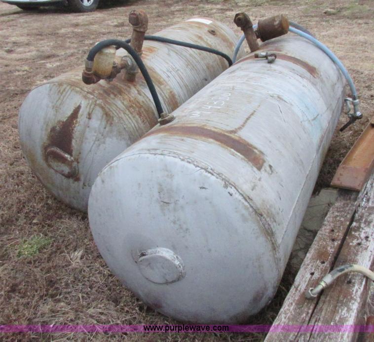 image for item I1778 (2) fuel tanks