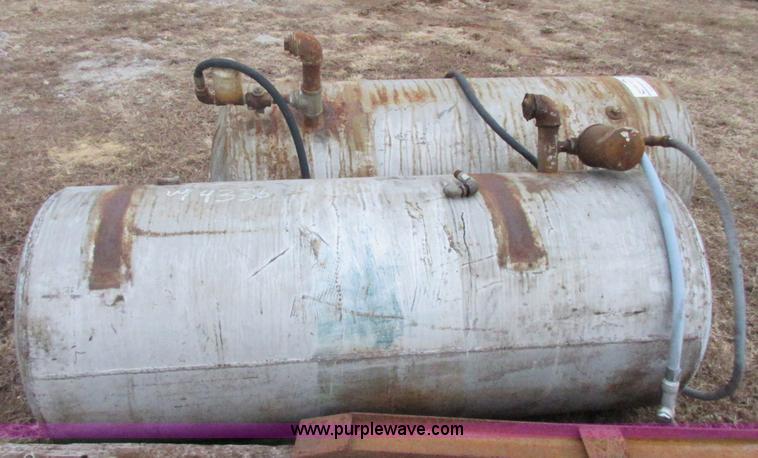 image for item I1778 (2) fuel tanks