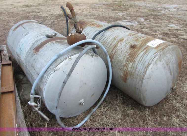 image for item I1778 (2) fuel tanks