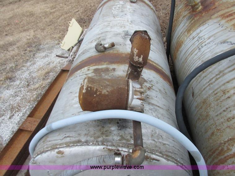 image for item I1778 (2) fuel tanks