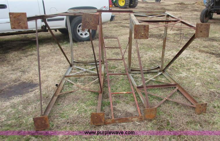 image for item I1778 (2) fuel tanks