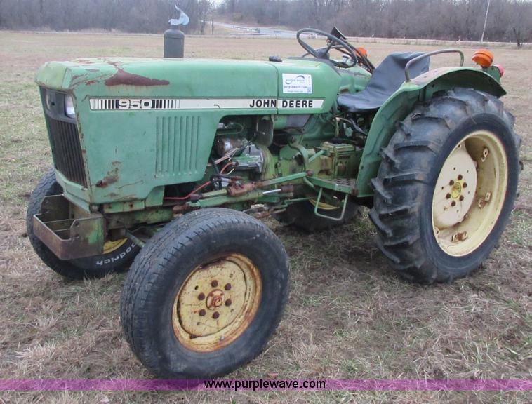 image for item I1779 John Deere 950 tractor