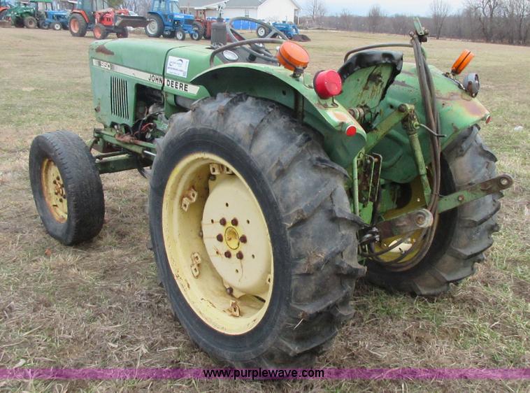 image for item I1779 John Deere 950 tractor