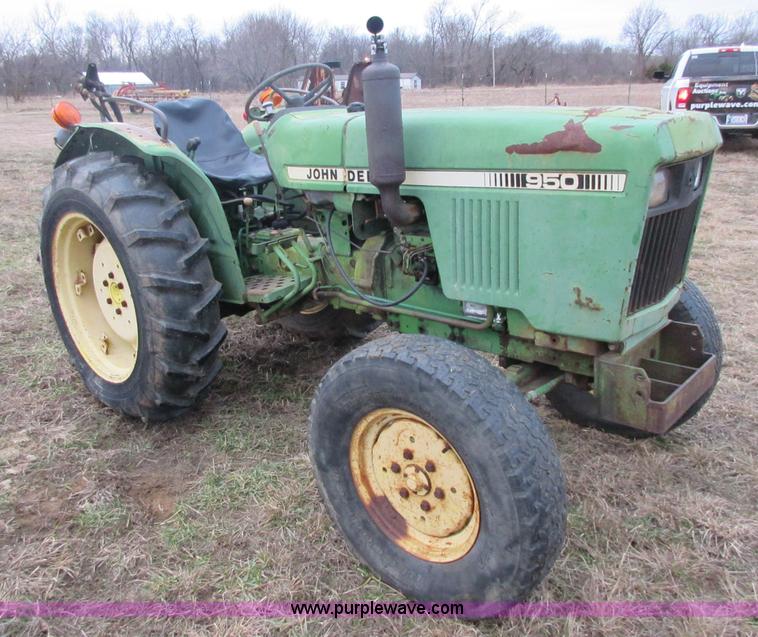 image for item I1779 John Deere 950 tractor