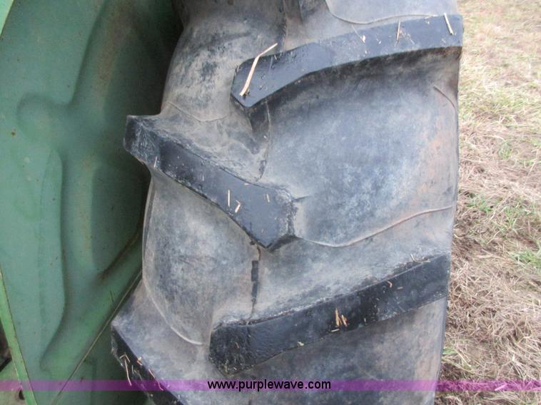 image for item I1779 John Deere 950 tractor