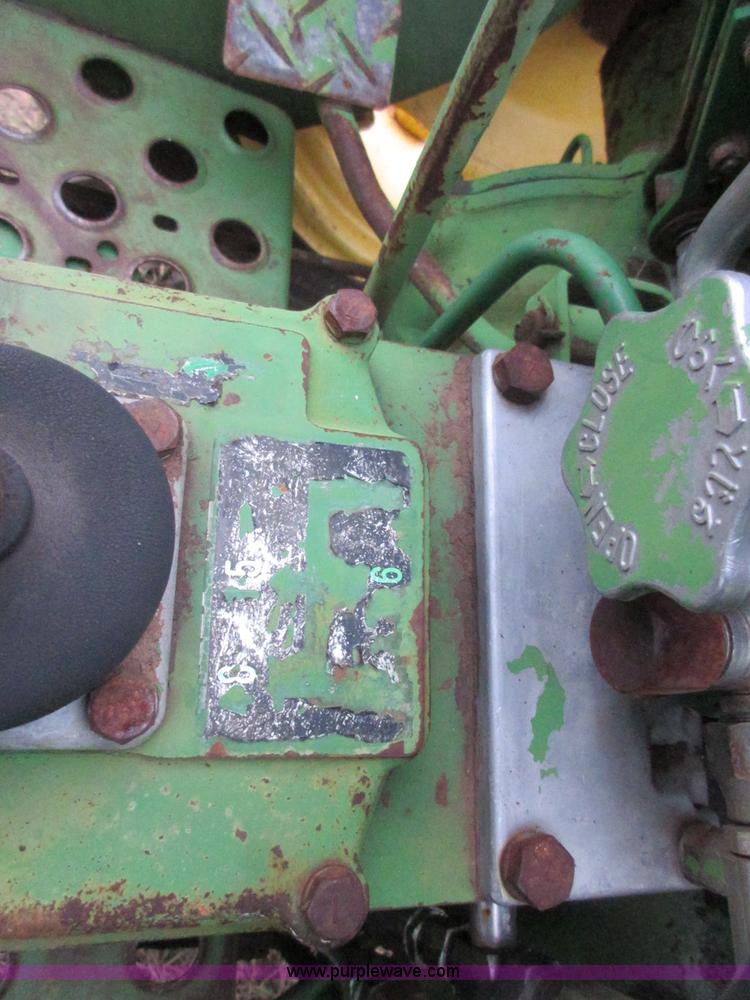 image for item I1779 John Deere 950 tractor