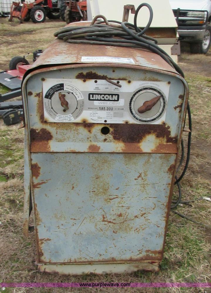 image for item I1780 Lincoln SAE-300 DC welder