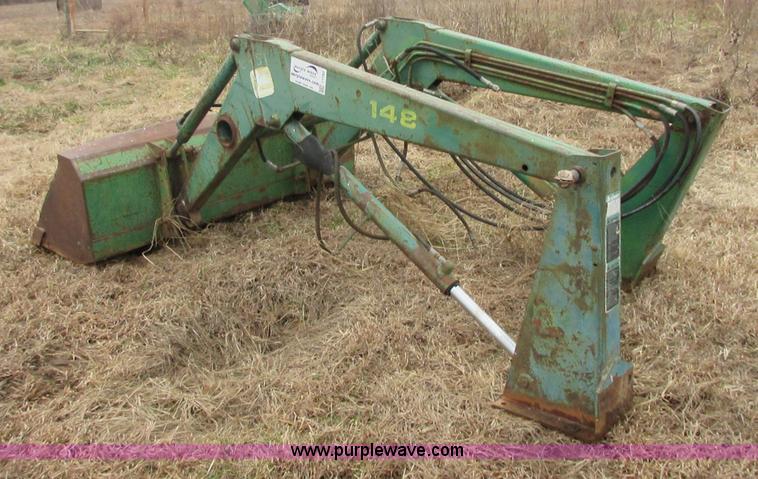 image for item I1782 John Deere 148 loader
