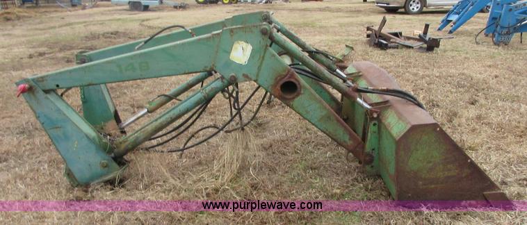 image for item I1782 John Deere 148 loader