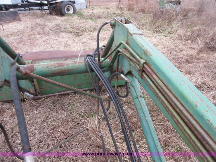 image for item I1782 John Deere 148 loader