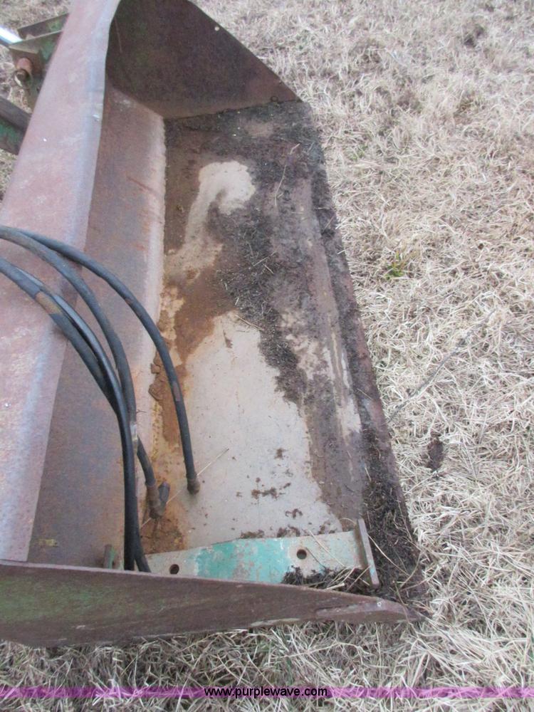 image for item I1782 John Deere 148 loader