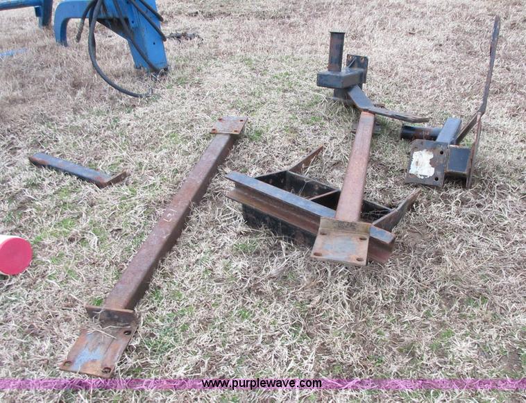 image for item I1784 Great Bend 440 loader