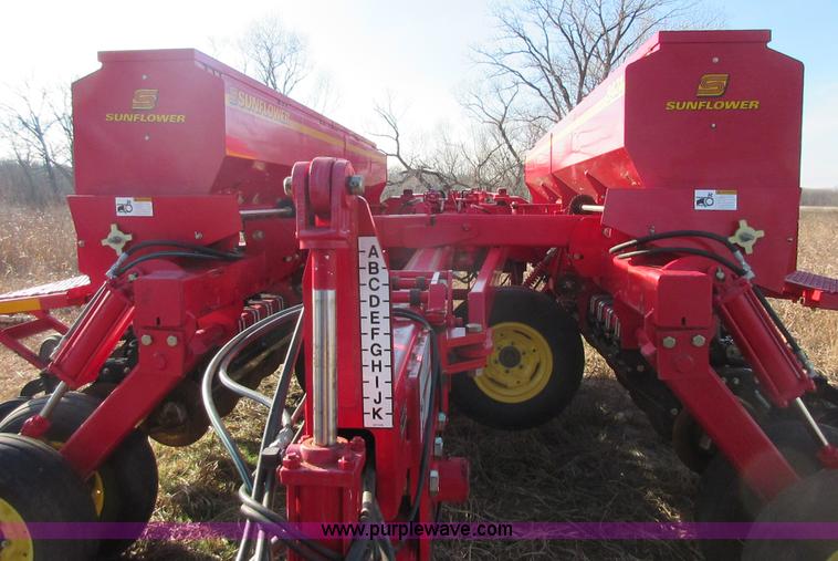 image for item I1807 2010 Sunflower 9421 no-till grain drill