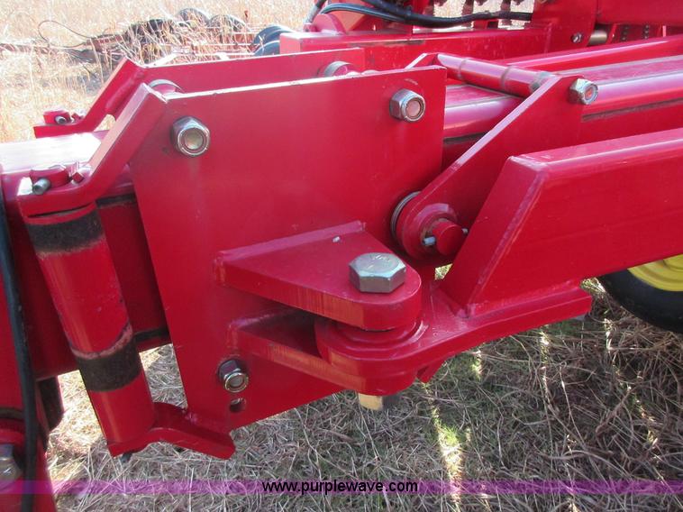 image for item I1807 2010 Sunflower 9421 no-till grain drill