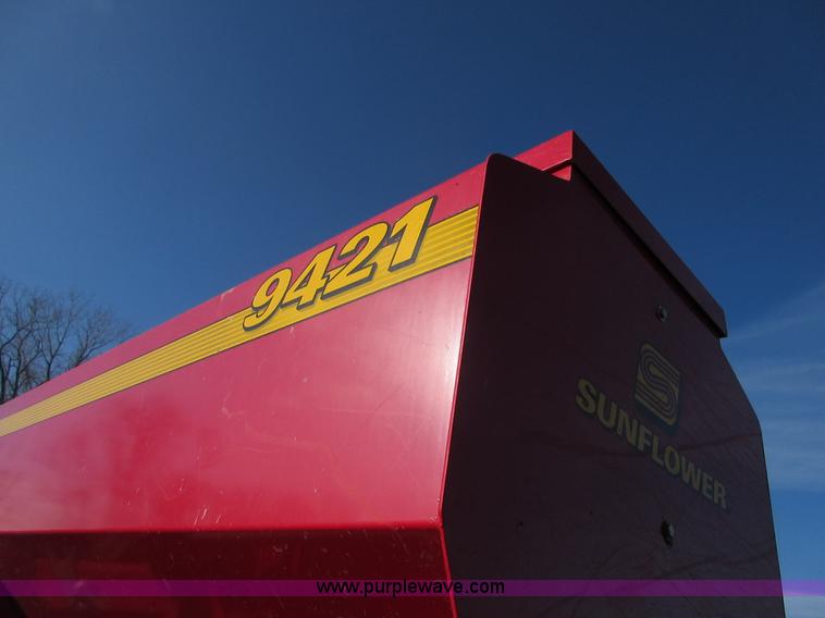 image for item I1807 2010 Sunflower 9421 no-till grain drill