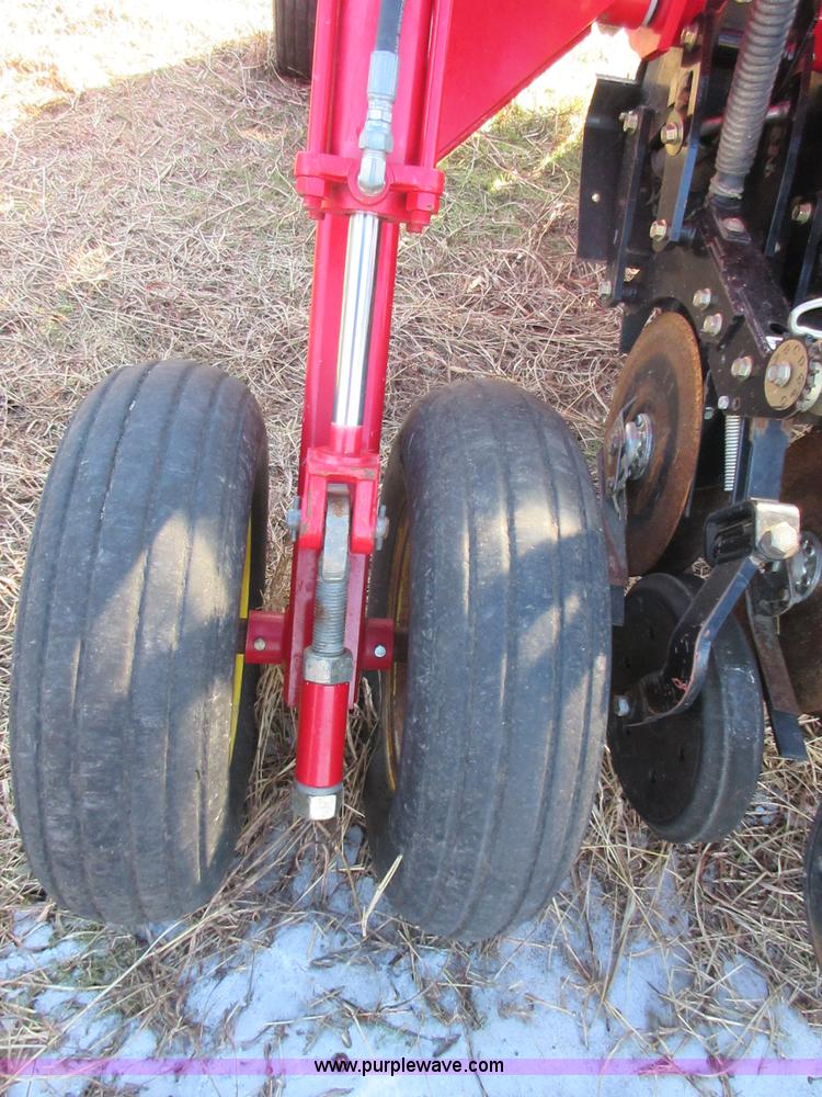 image for item I1807 2010 Sunflower 9421 no-till grain drill