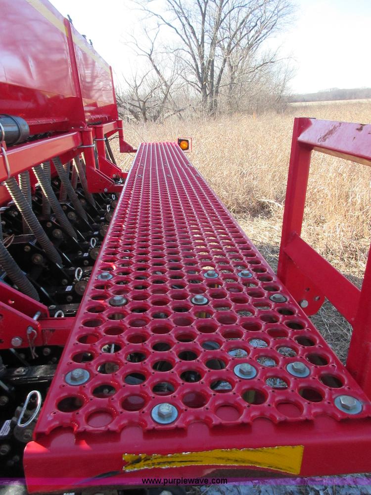 image for item I1807 2010 Sunflower 9421 no-till grain drill