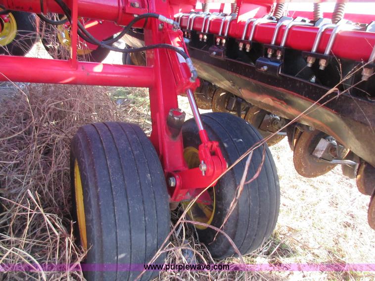 image for item I1807 2010 Sunflower 9421 no-till grain drill