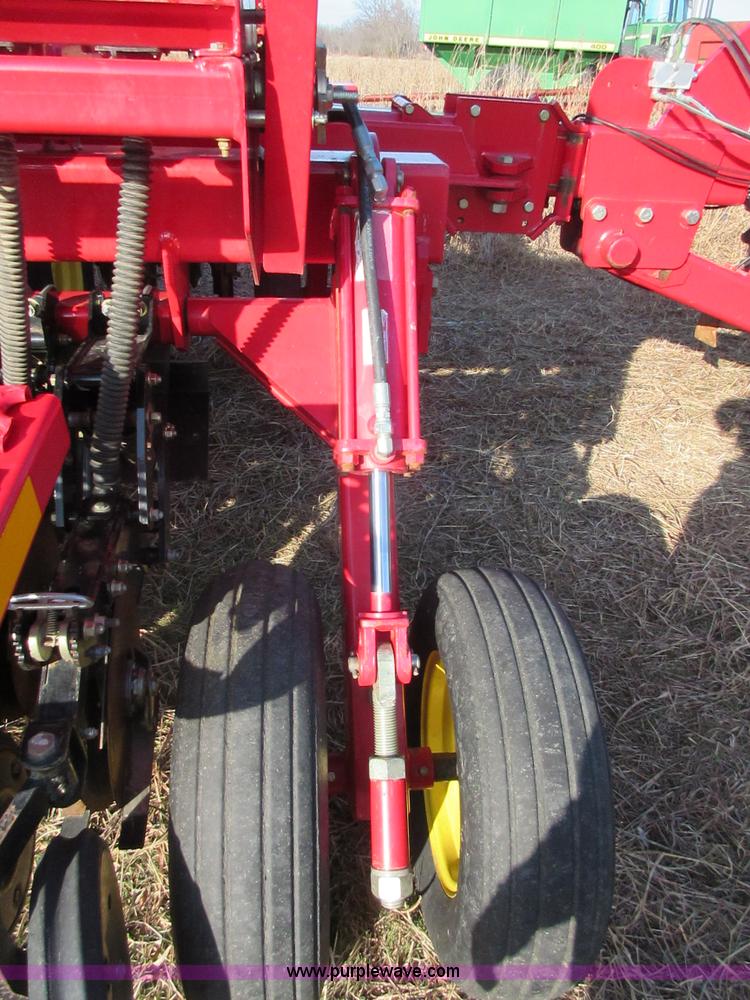 image for item I1807 2010 Sunflower 9421 no-till grain drill