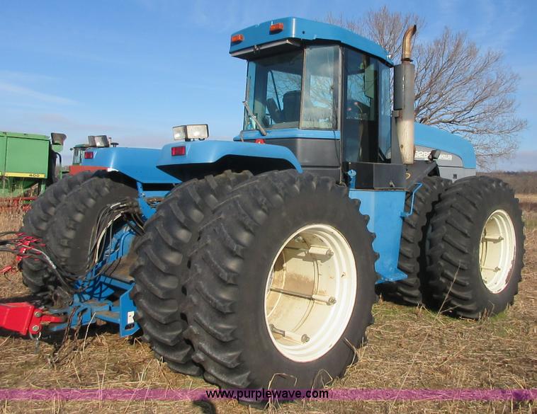 image for item I1809 1997 New Holland 9282 4WD tractor