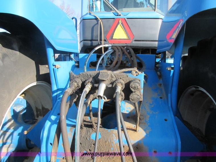 image for item I1809 1997 New Holland 9282 4WD tractor