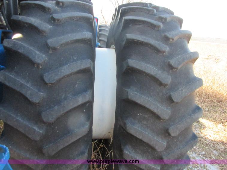 image for item I1809 1997 New Holland 9282 4WD tractor