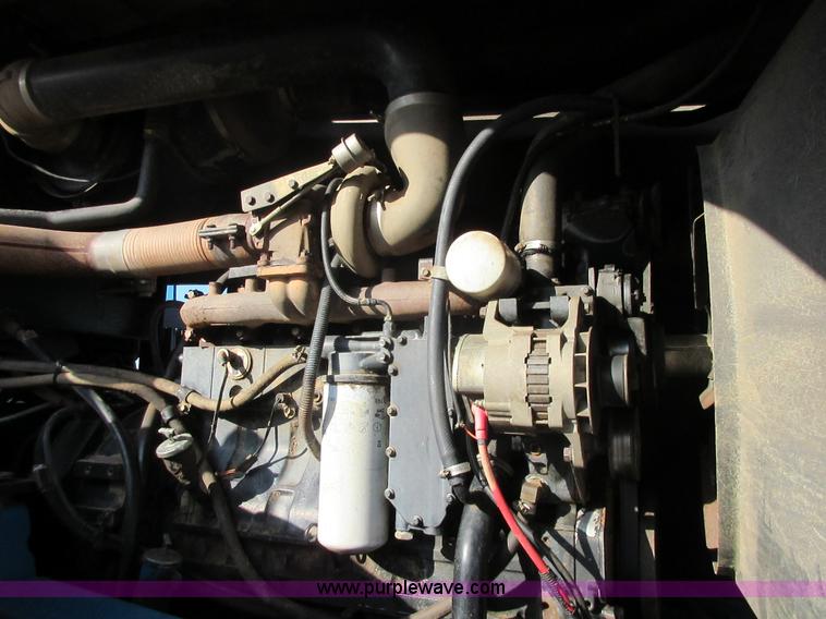 image for item I1809 1997 New Holland 9282 4WD tractor