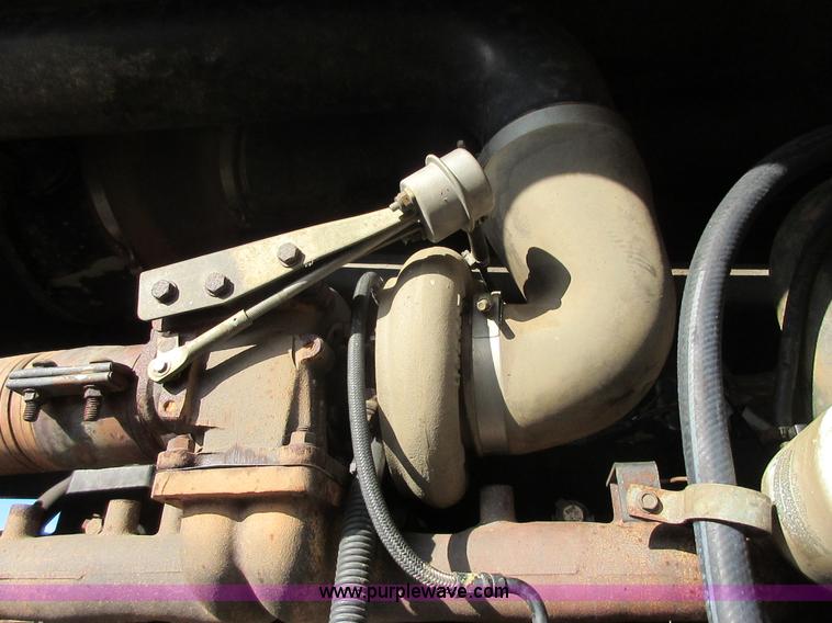 image for item I1809 1997 New Holland 9282 4WD tractor