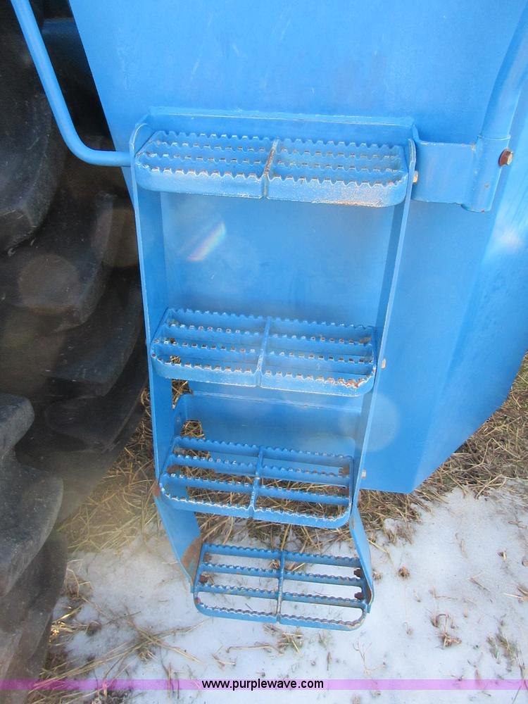 image for item I1809 1997 New Holland 9282 4WD tractor