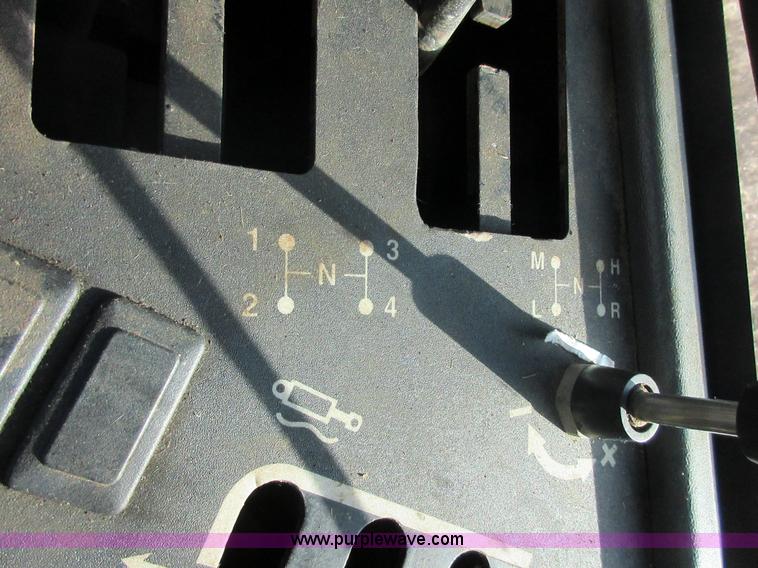 image for item I1809 1997 New Holland 9282 4WD tractor