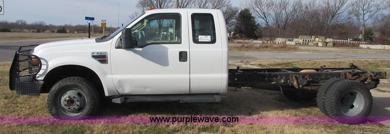 image for item I1817 2008 Ford F350 Super Duty XL SuperCab cab and chassis