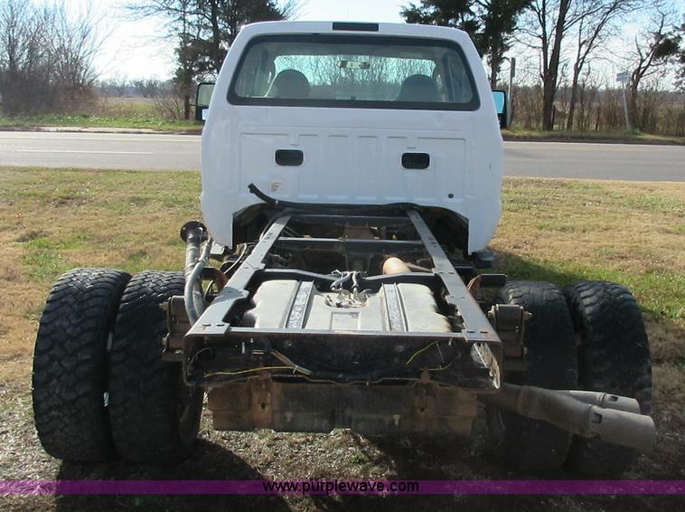 image for item I1817 2008 Ford F350 Super Duty XL SuperCab cab and chassis