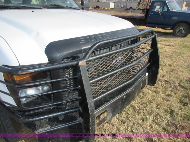 image for item I1817 2008 Ford F350 Super Duty XL SuperCab cab and chassis