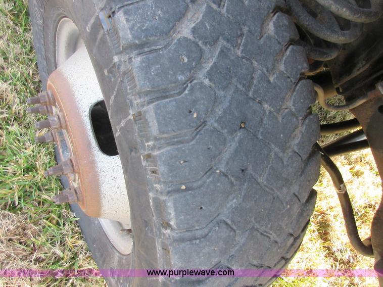 image for item I1817 2008 Ford F350 Super Duty XL SuperCab cab and chassis