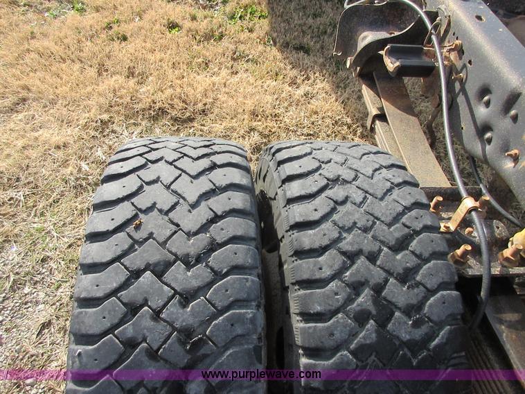 image for item I1817 2008 Ford F350 Super Duty XL SuperCab cab and chassis