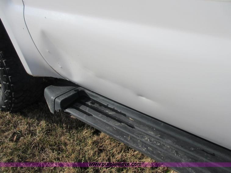 image for item I1817 2008 Ford F350 Super Duty XL SuperCab cab and chassis