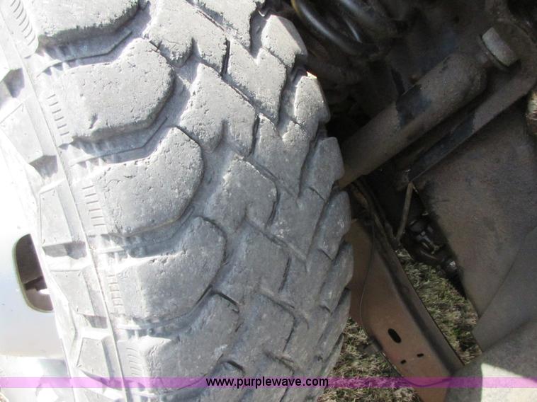 image for item I1817 2008 Ford F350 Super Duty XL SuperCab cab and chassis