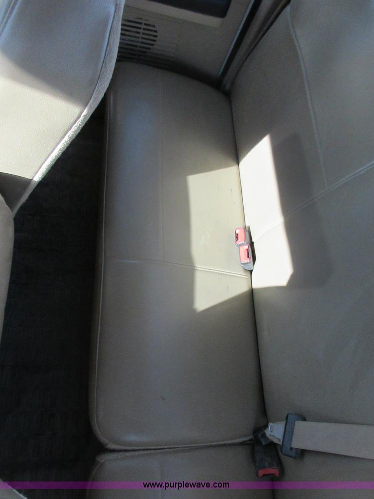 image for item I1817 2008 Ford F350 Super Duty XL SuperCab cab and chassis