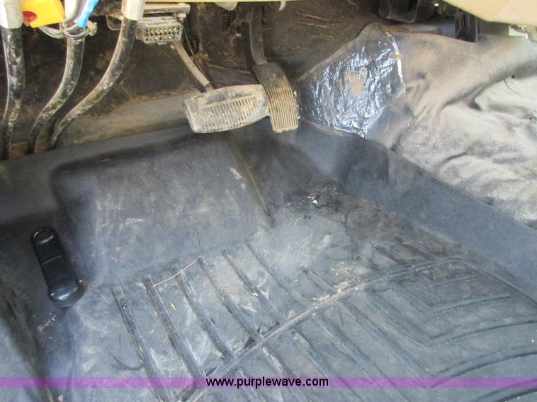 image for item I1817 2008 Ford F350 Super Duty XL SuperCab cab and chassis