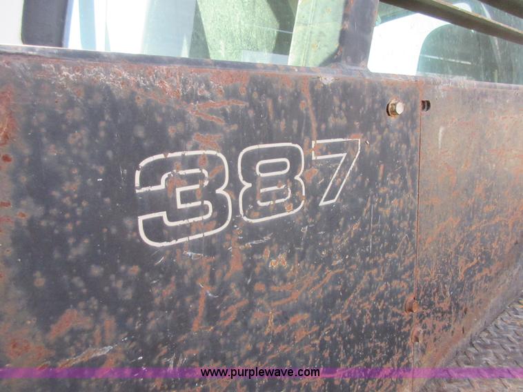 image for item I1818 2007 Ford F350 Super Duty XL flatbed pickup truck