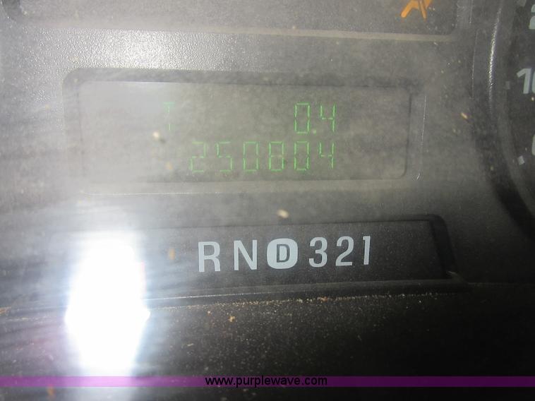 image for item I1818 2007 Ford F350 Super Duty XL flatbed pickup truck