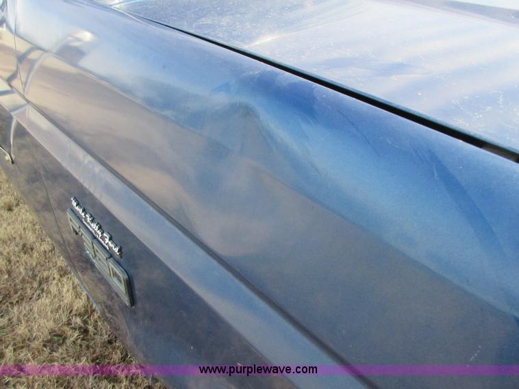 image for item I1819 1995 Ford F350 Super Duty XL flatbed pickup truck