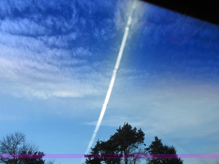 image for item I1819 1995 Ford F350 Super Duty XL flatbed pickup truck