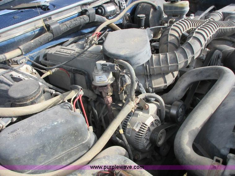 image for item I1819 1995 Ford F350 Super Duty XL flatbed pickup truck