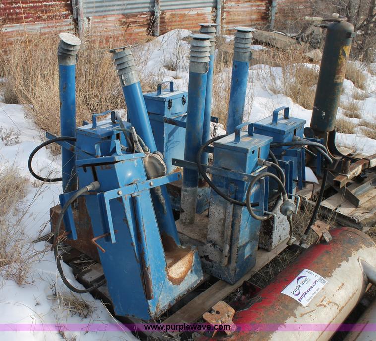 image for item J1326 (5) Broyhill BTH354B heaters