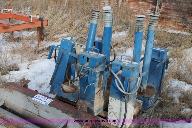 image for item J1326 (5) Broyhill BTH354B heaters