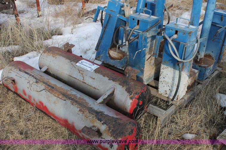 image for item J1326 (5) Broyhill BTH354B heaters