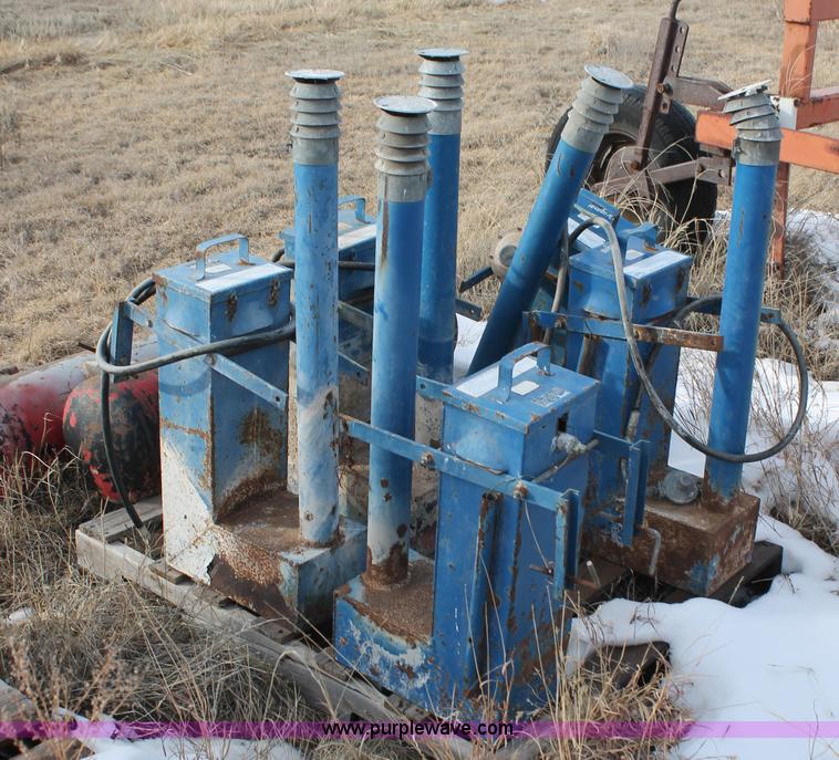 image for item J1326 (5) Broyhill BTH354B heaters