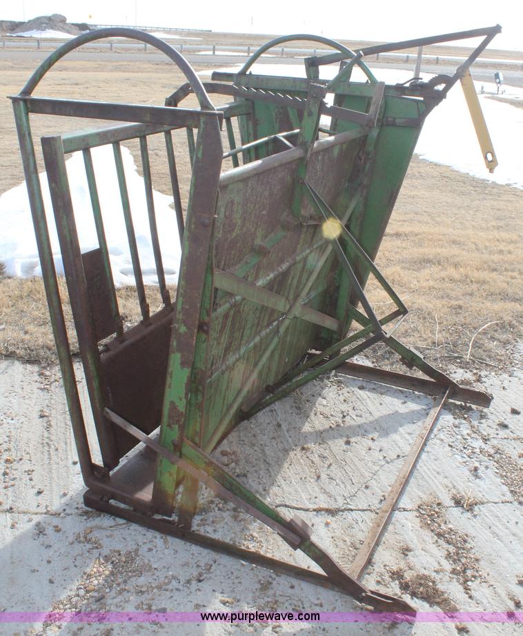 image for item J1329 Powder River calf working chute