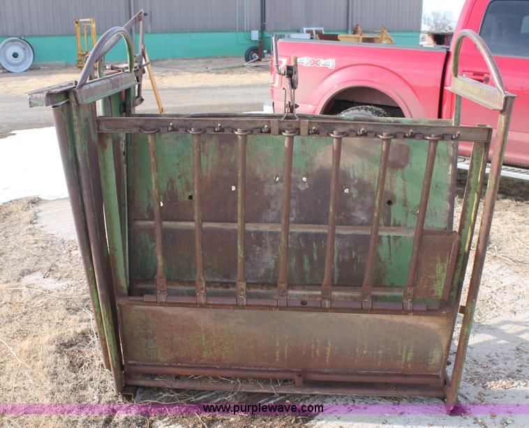 image for item J1329 Powder River calf working chute